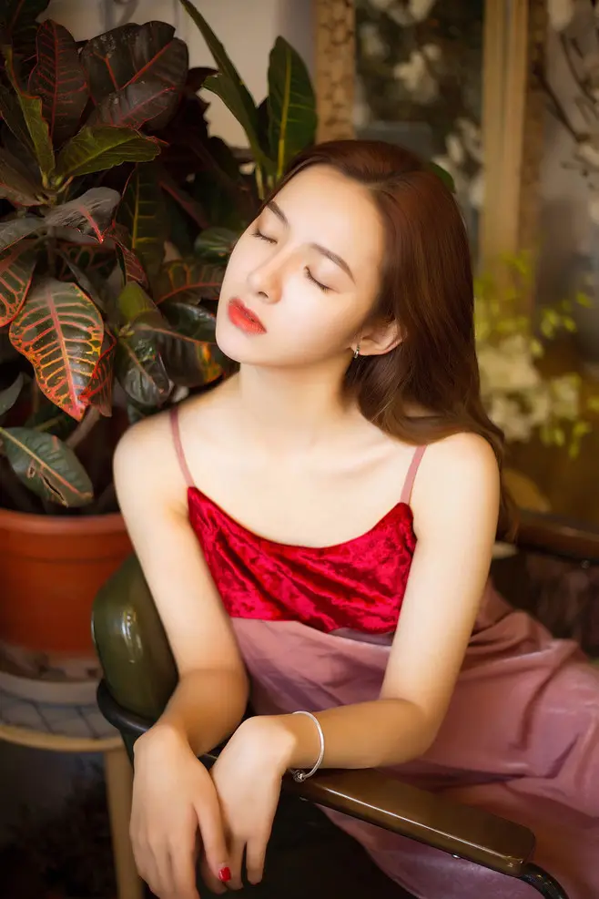 林芝广州高端商务伴游晓雯