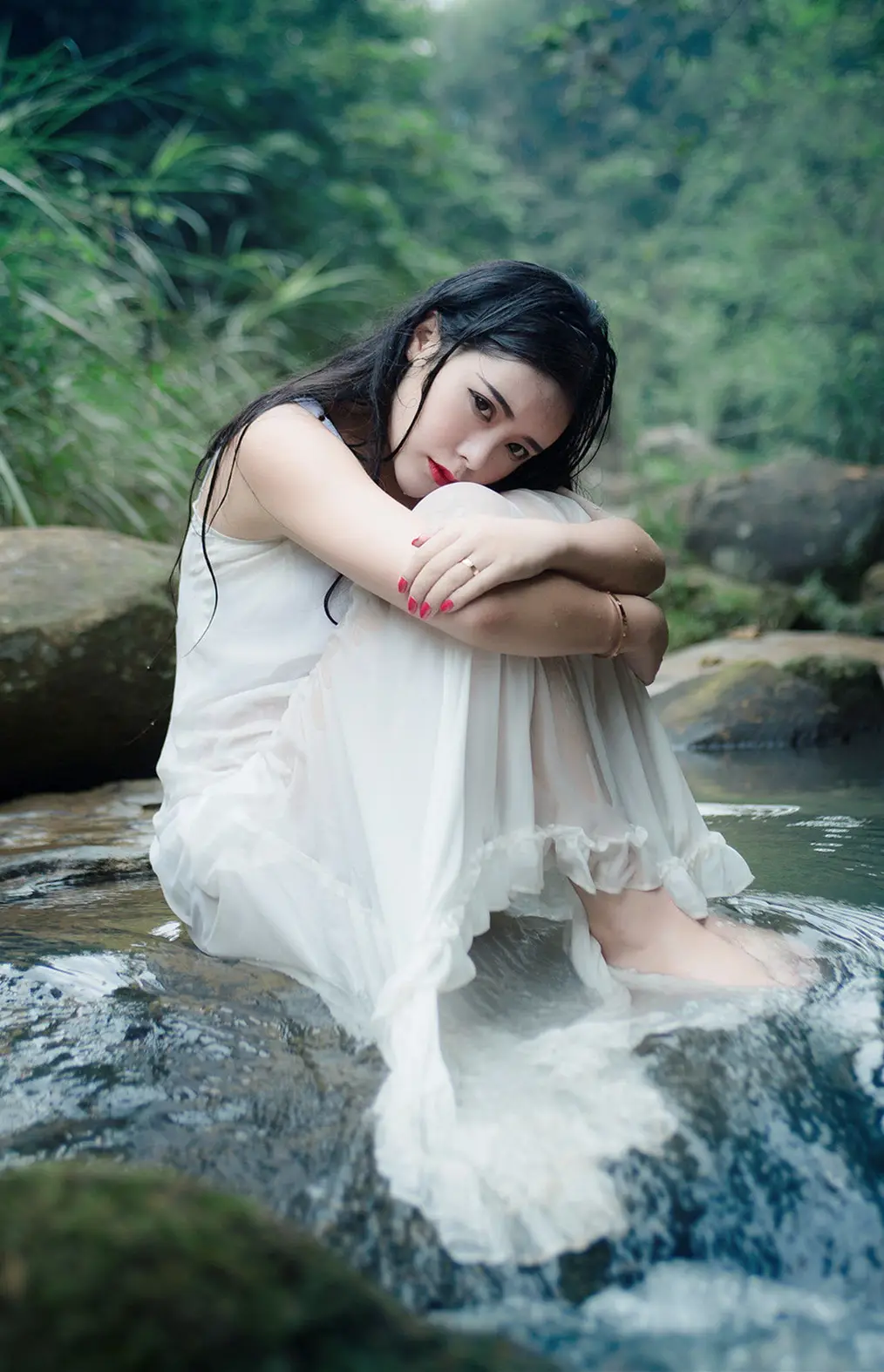 林芝郑州高端私人伴游小野梨子