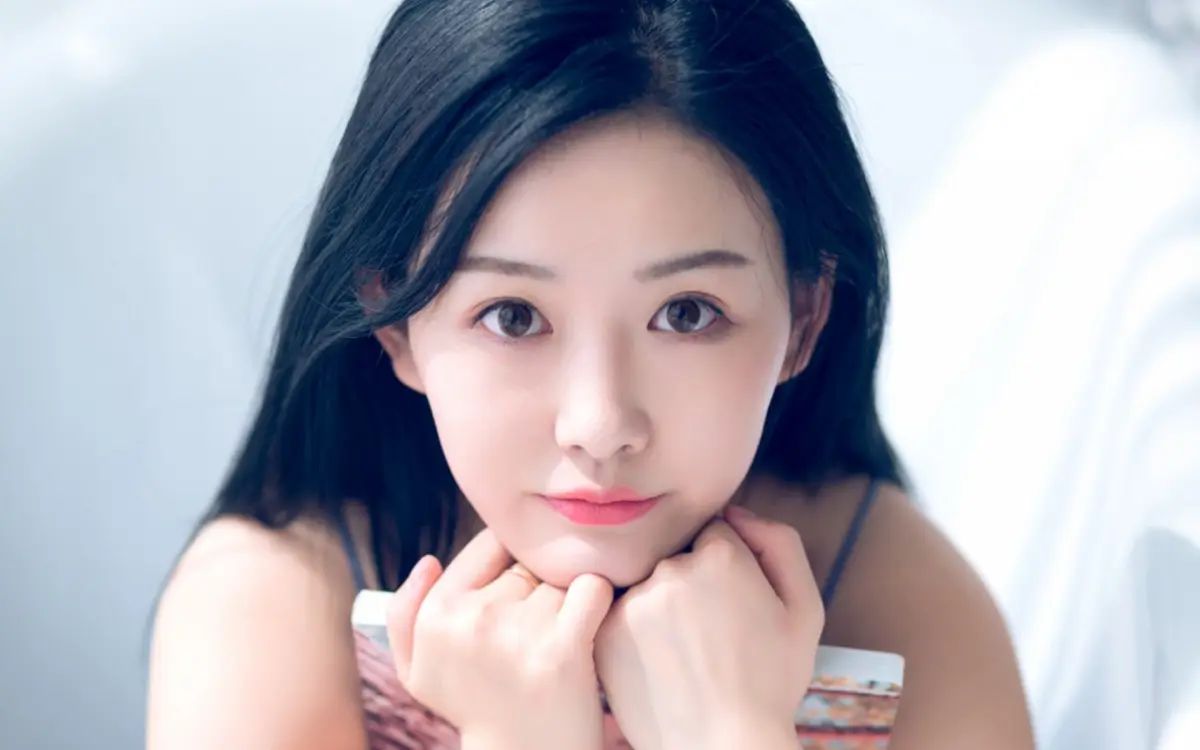 林芝哈尔滨私人伴游燕子